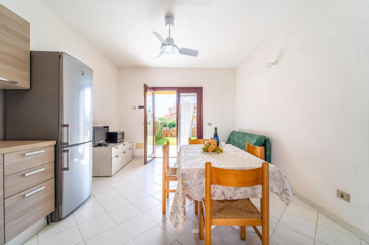 Iss Travel, Ambra Apartments - 800 M From La Cinta Beach San Teodoro  Dış mekan fotoğraf